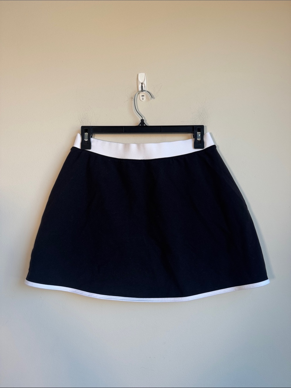 ALO Yoga Airbrush Streamlined Skirt in Black/White - M - Picture 5 of 6